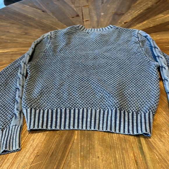 Cropped Sweater - Picture 3 of 3